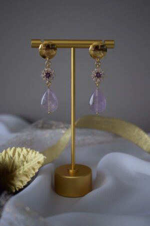 Luxe oorhangers met Amethist edelsteendruppel ~ OA 008