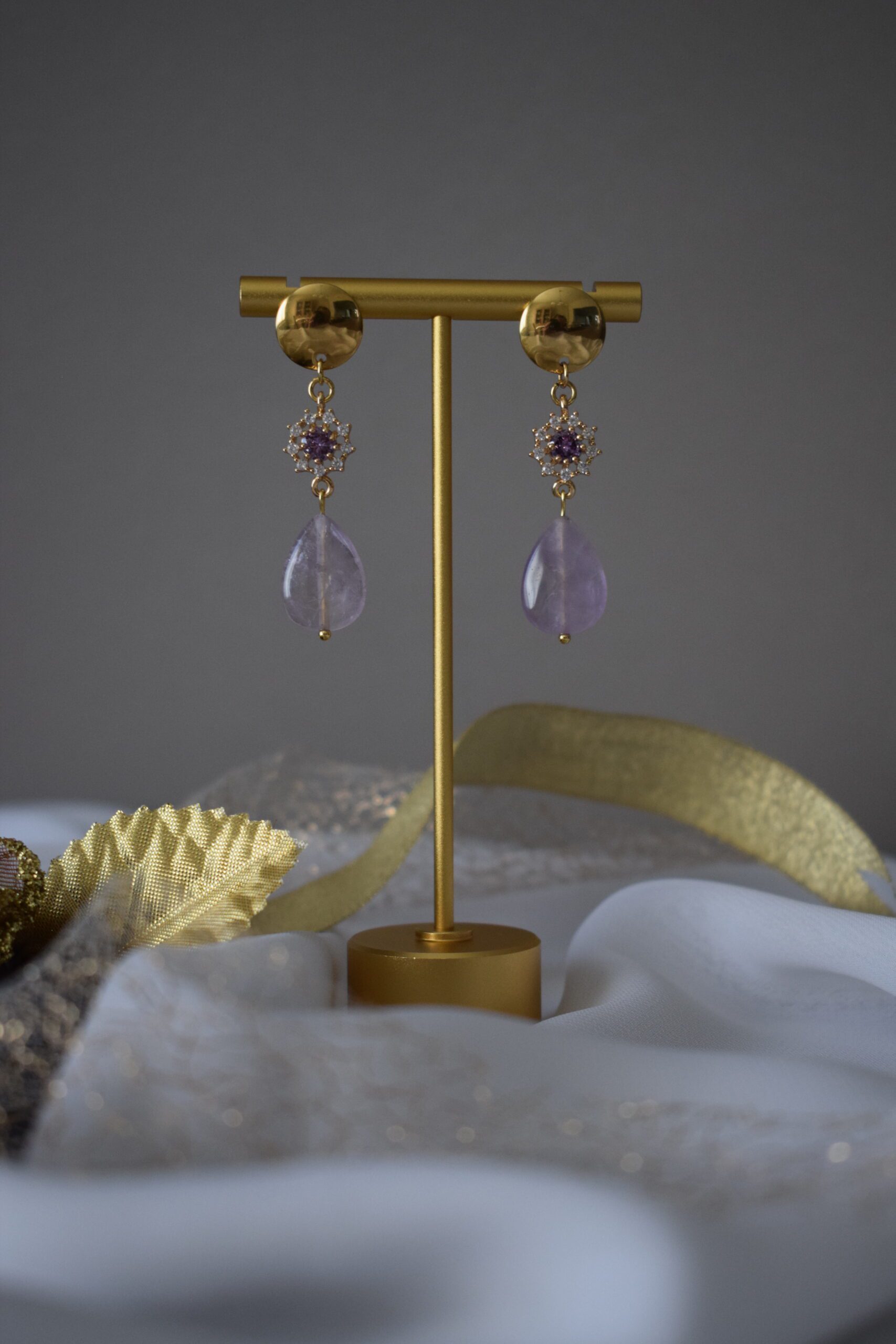 Luxe oorhangers met Amethist edelsteendruppel ~ OA 008 - Afbeelding 4
