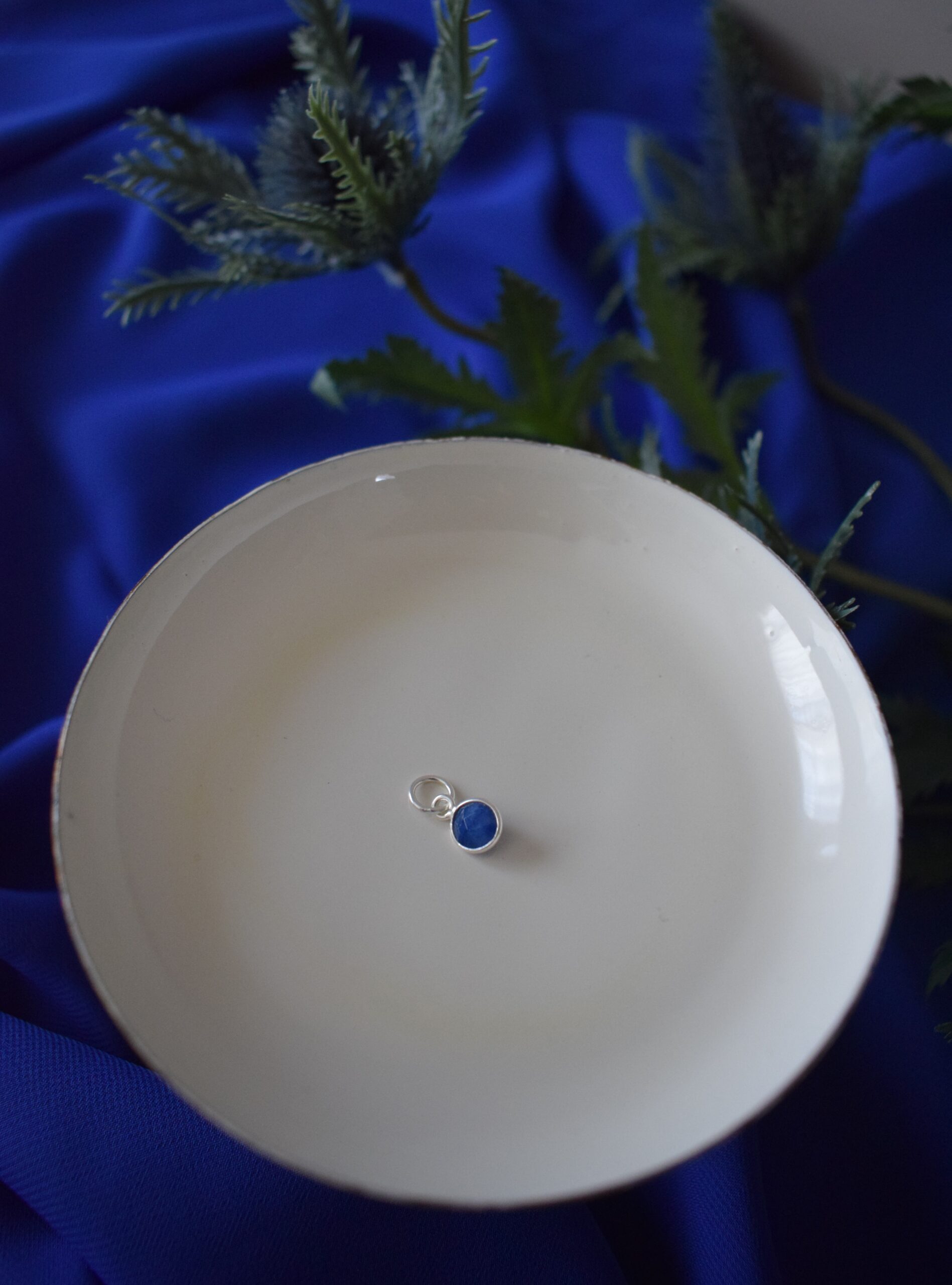 Hangertje Saffier ~ HG 009 - Afbeelding 2