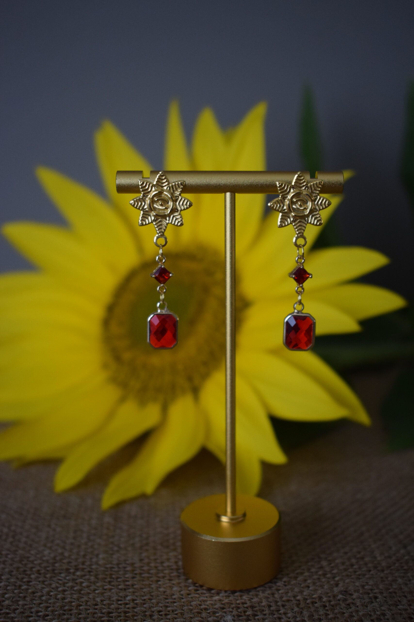 Fleurige oorhangers Rood Crystal Glass ~ CG 002