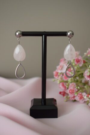 Oorhangers wit metaal Rozenkwarts ~ LC 004