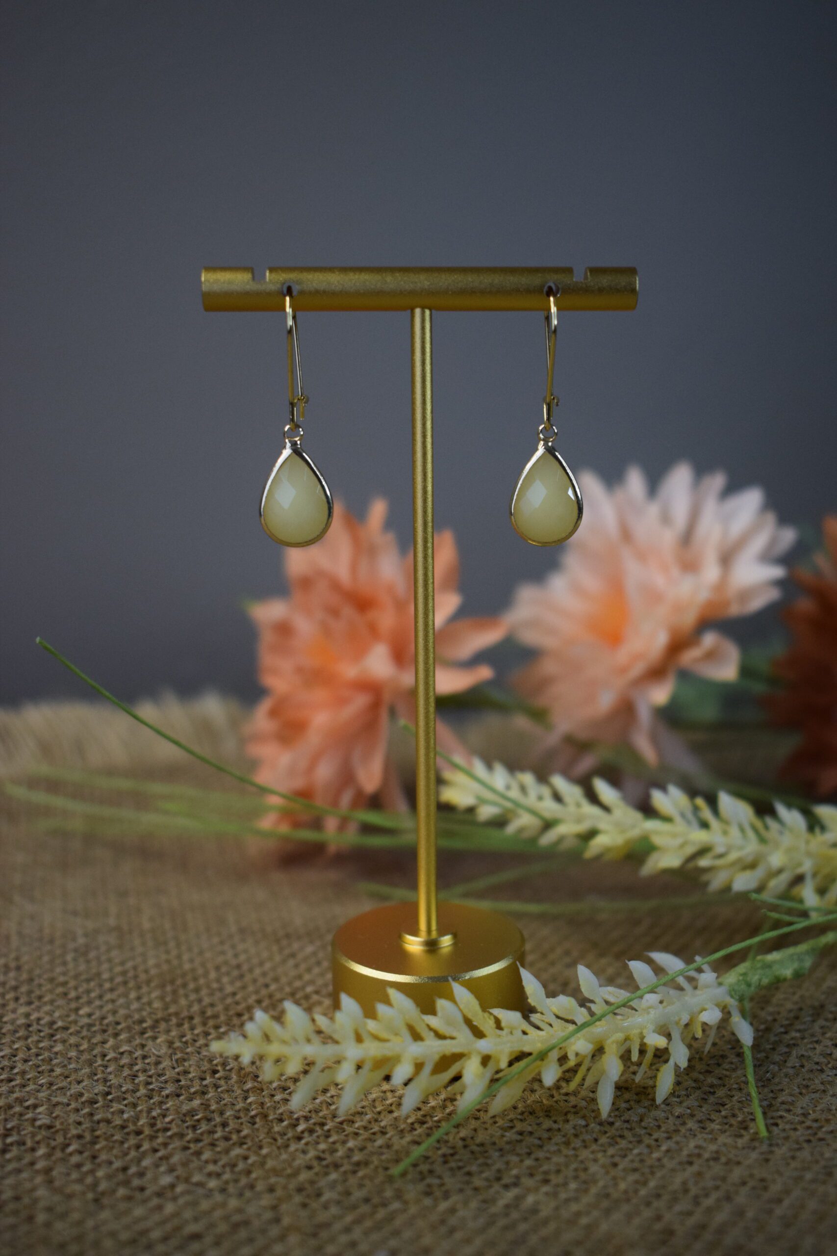 Oorhangers Soft Yellow Crystal Glass ~ CG 005