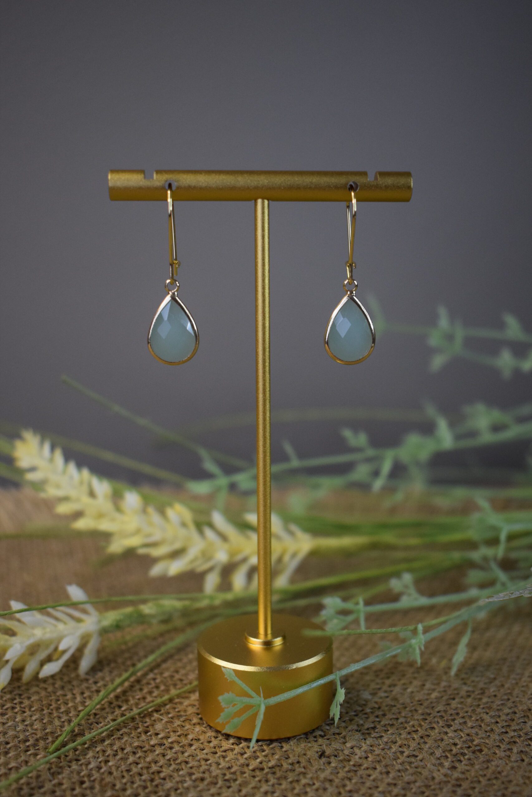 Oorhangers Pale Green Crystal Glass ~ CG 004