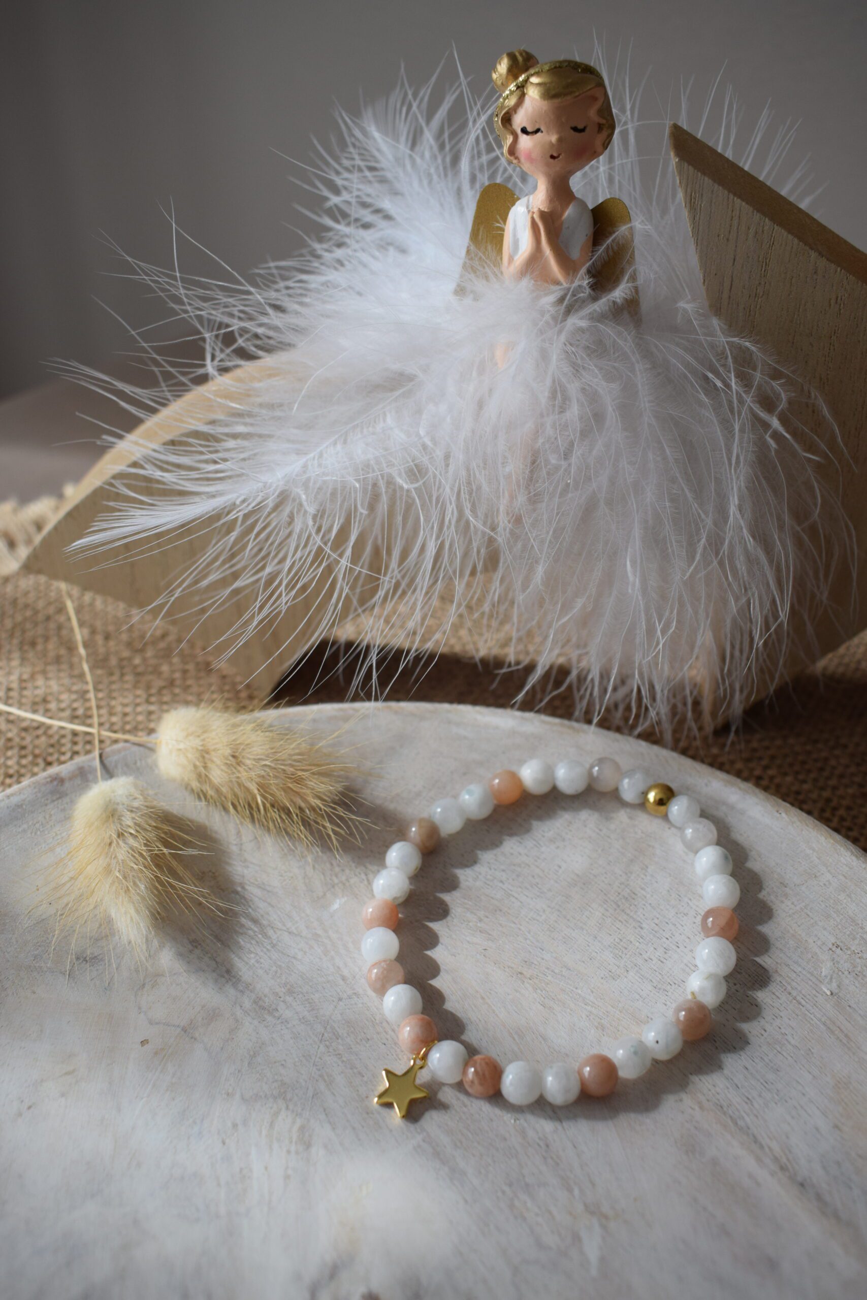 Kralenarmbandje Maan- en zonnesteen 6mm met ster ~ ST 005