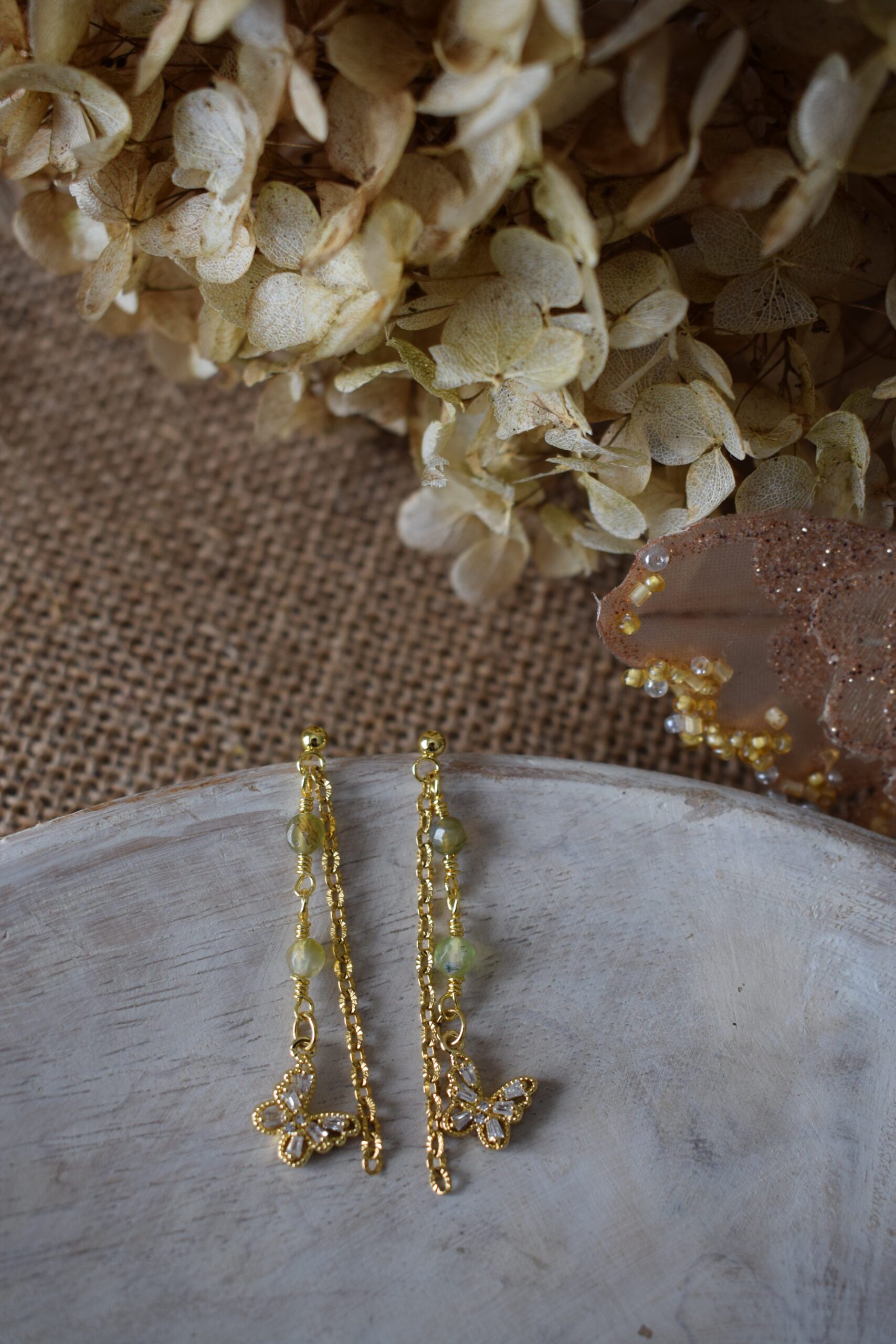 Luxe oorhangers met Zirkonia vlinder ~ VL 001