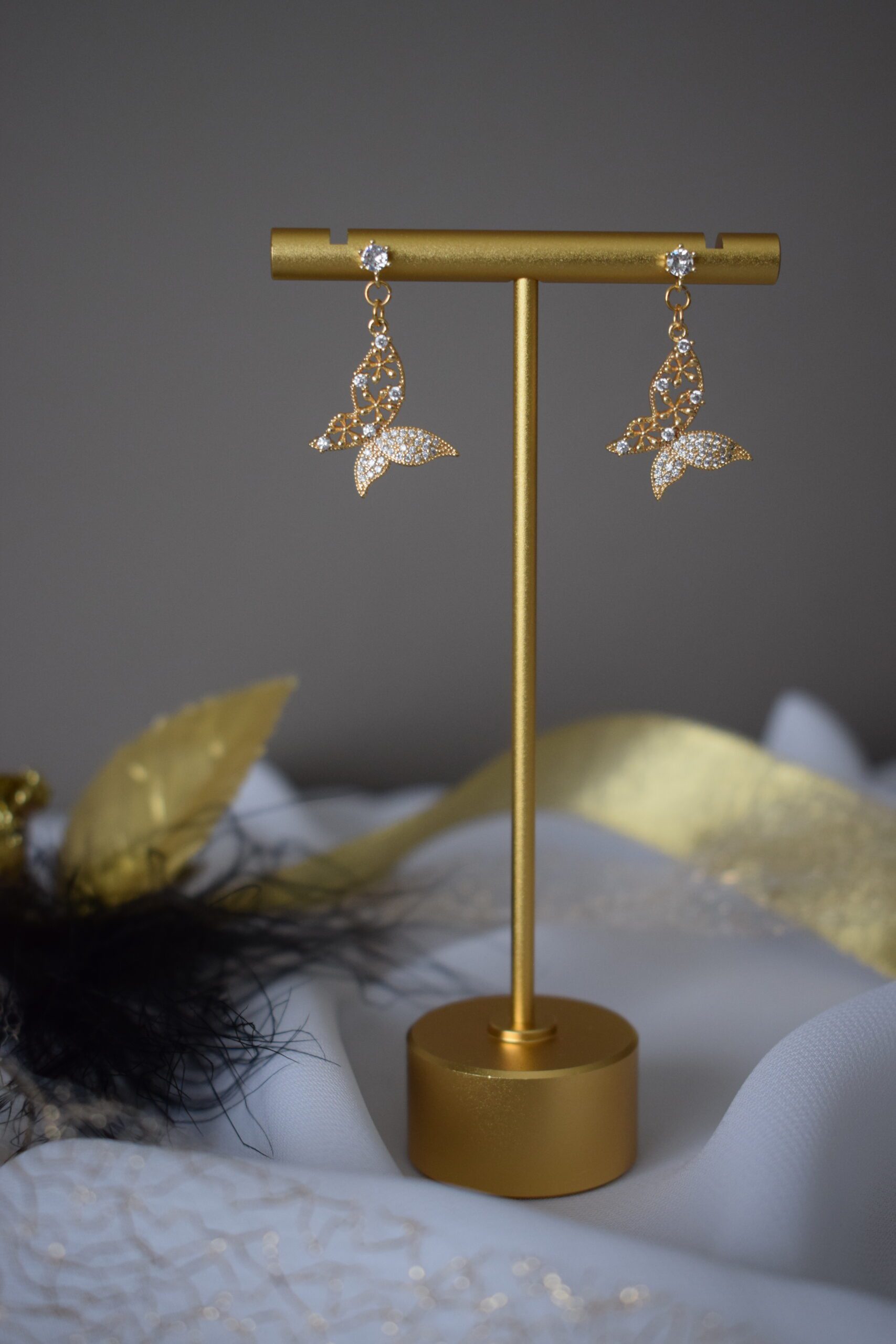 Luxe oorhangers Vlinder met zirkonia ~ FO 024