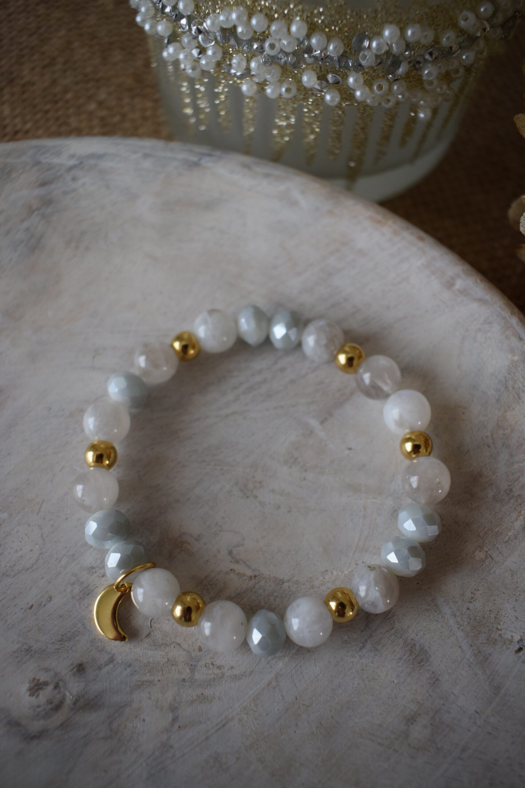Kralenarmband chique Maansteen 8mm ~ MS 007