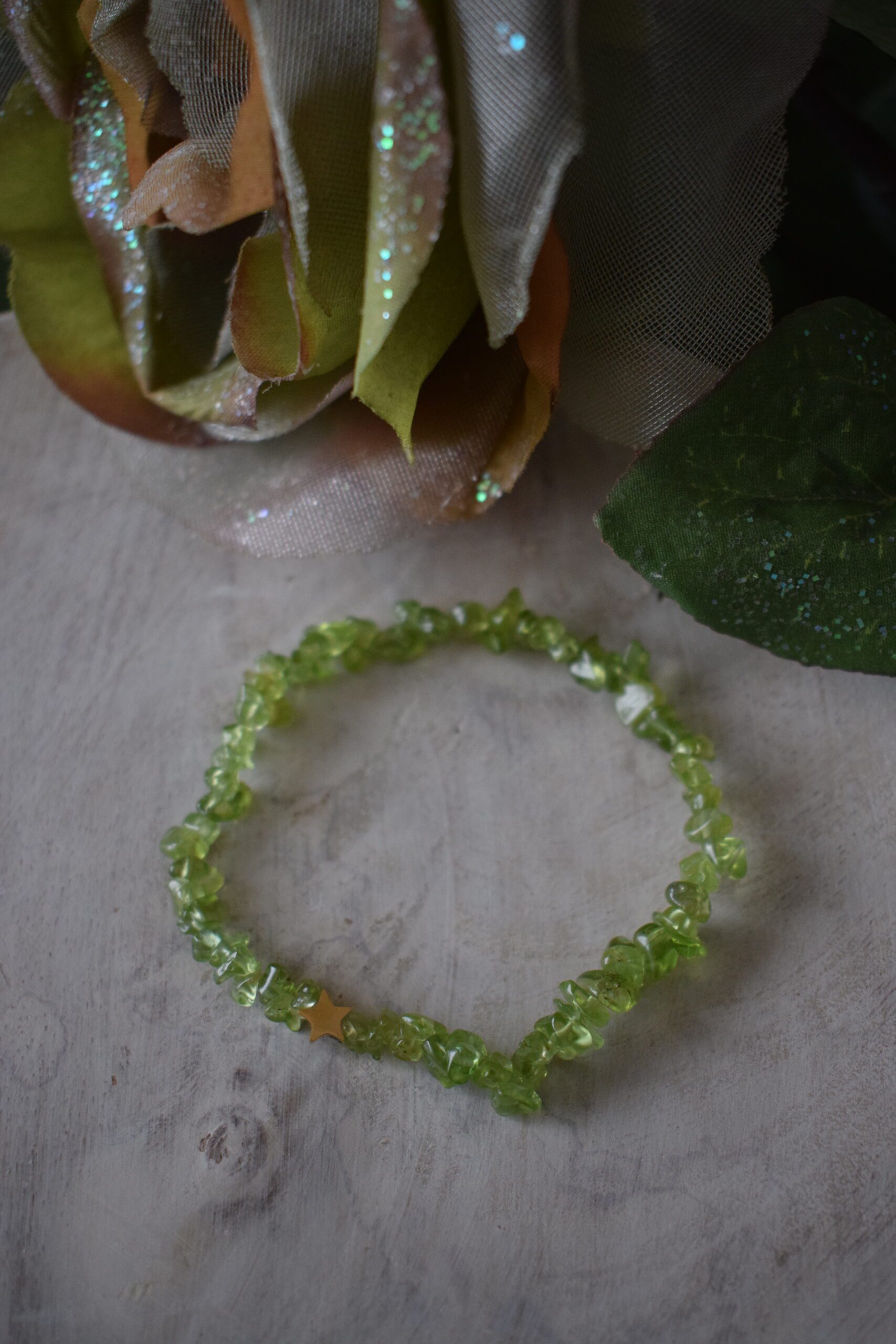 Armband edelsteenchips Peridoot met kraal ~ PER 001 - Afbeelding 2