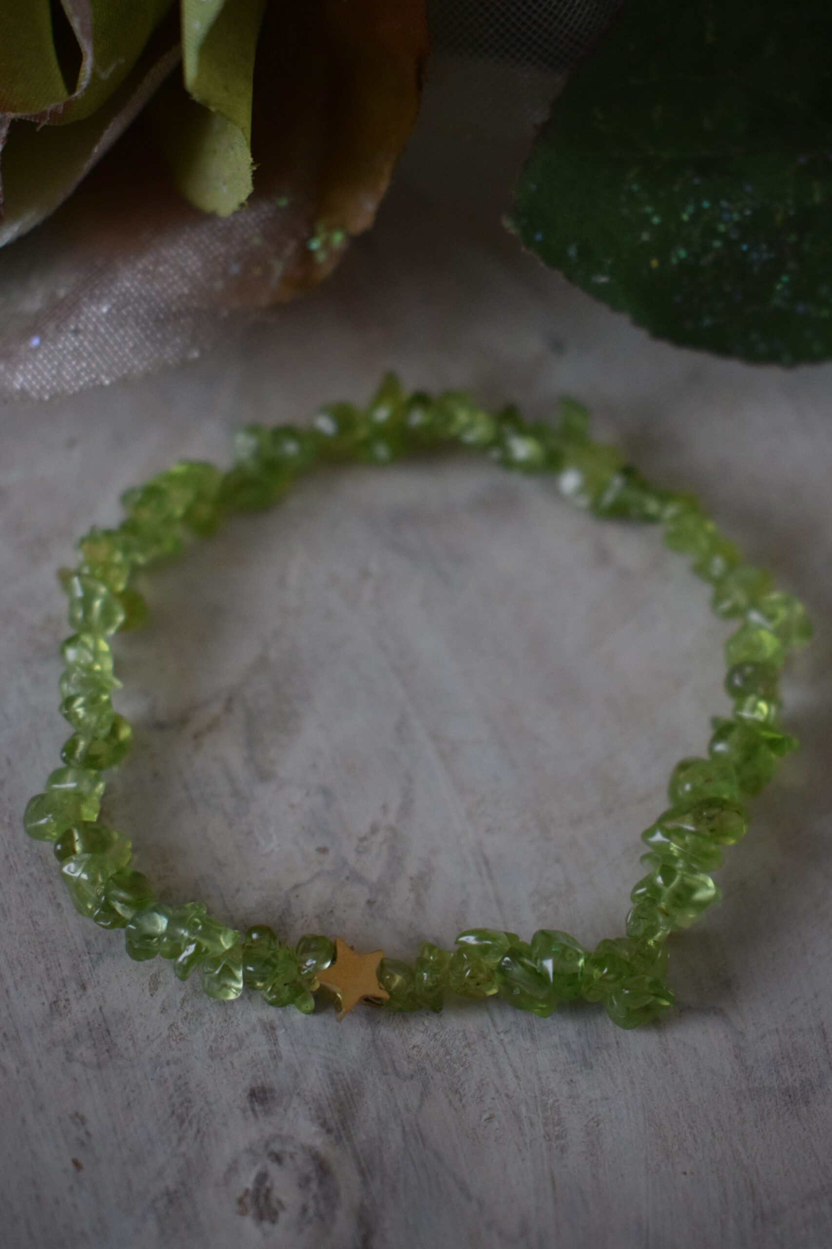 Armband edelsteenchips Peridoot met kraal ~ PER 001 - Afbeelding 4