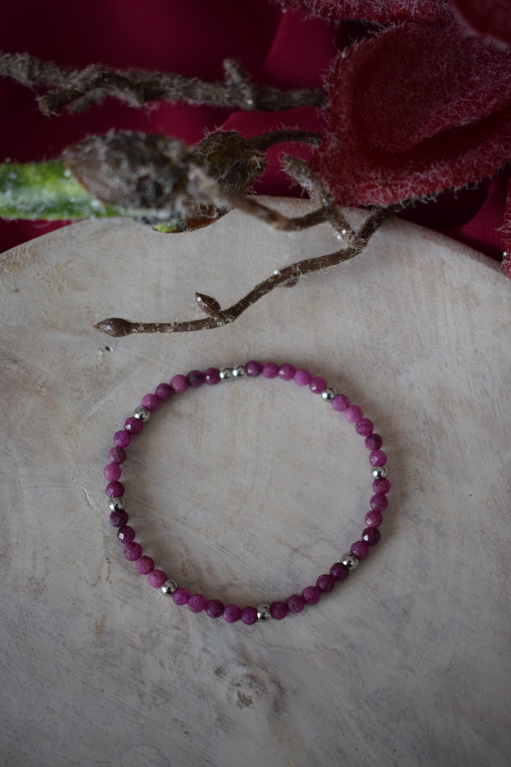 Kralenarmbandje Robijn 4mm kralen ~ ROB 002