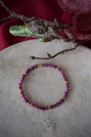 Kralenarmbandje Robijn 4mm kralen ~ ROB 001