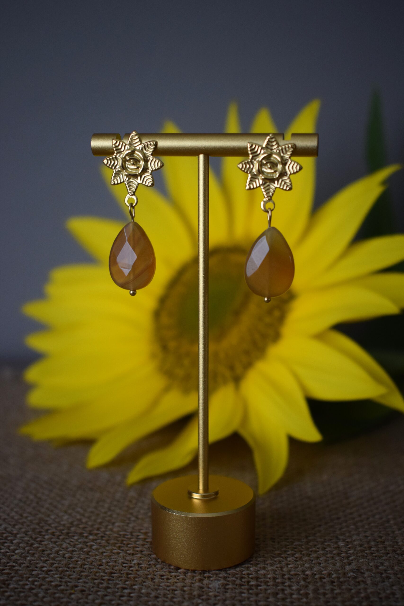 Fleurige oorhangers met edelsteen Carneool ~ CA 001 - Afbeelding 2